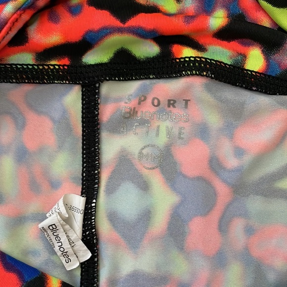 BLUENOTES capris multicolour activewear legging ⭐️ gently used ⭐️ - Picture 2 of 8